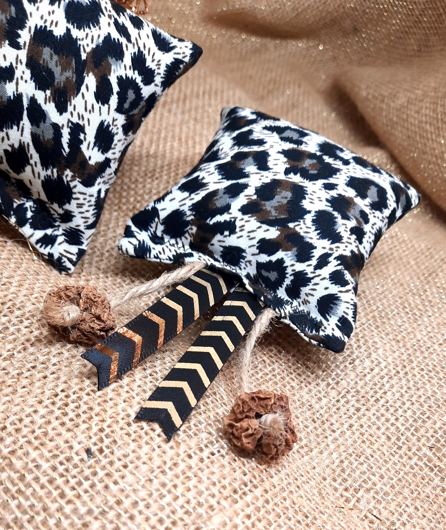 Coussin léopard matatabi