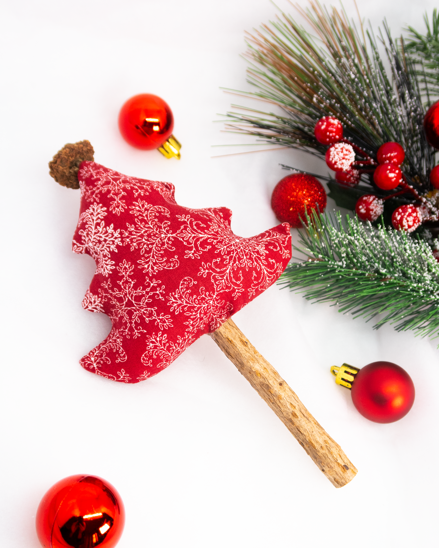 Sapin matatabi Rouge