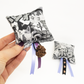 Coussin Manga et herbes aux chats